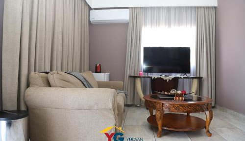 Deluxe Double Room (2 Adults + 1 Child)