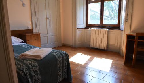 Single Room with Shared Bathroom