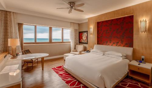 Classic King Room with Ocean View - Smoking