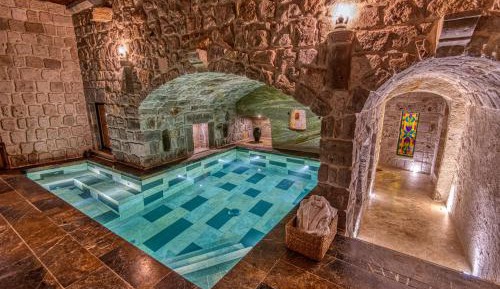 Muhteshem Imperial Pool Suite