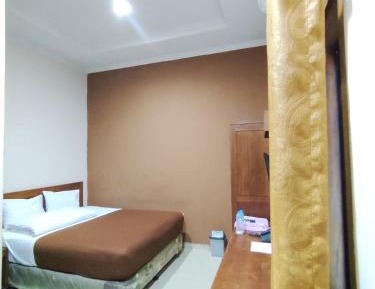 Deluxe Double Room (2 Adults + 1 Child)
