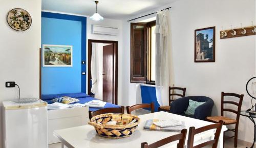 Seven-Bedroom Holiday Home