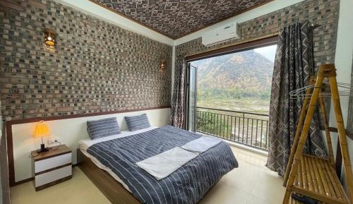 King Room with Balcony