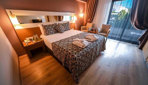 Double or Twin Room with Pool View