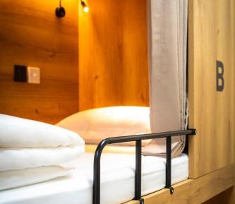 8-Bed Mixed Dormitory Room