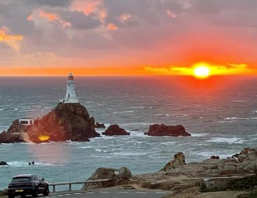 Apartment with Sea and Lighthouse View