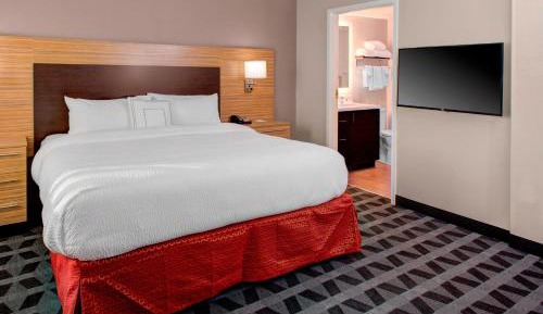 Deluxe King Studio with Sofa Bed