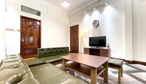 Three-Bedroom Apartment with Balcony