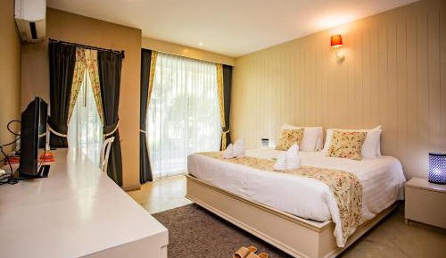 Double Room with Pool View