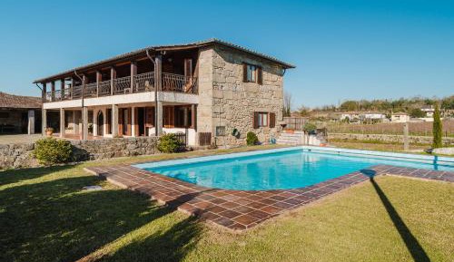 Villa with Garden View