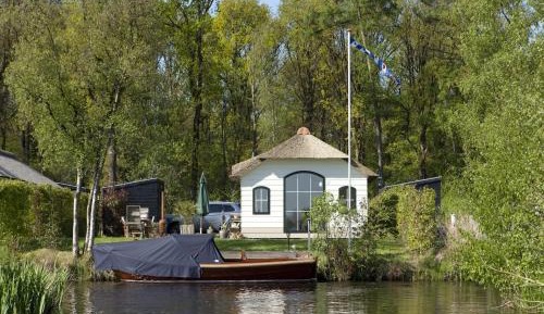 Three-Bedroom Holiday Home 