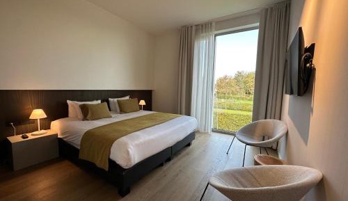 Deluxe Double Room with Garden View