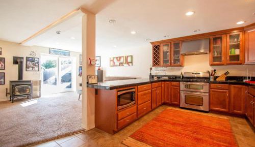 One-Bedroom Holiday Home