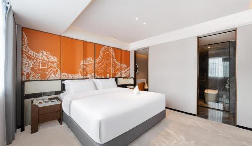 Business Suite Room