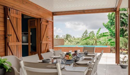 Villa with Garden View