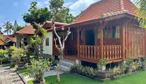 Villa with Garden View