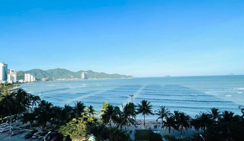 Three-Bedroom Apartment with Ocean View