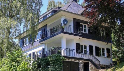 Six-Bedroom House