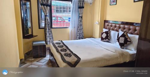 Room #1285540505