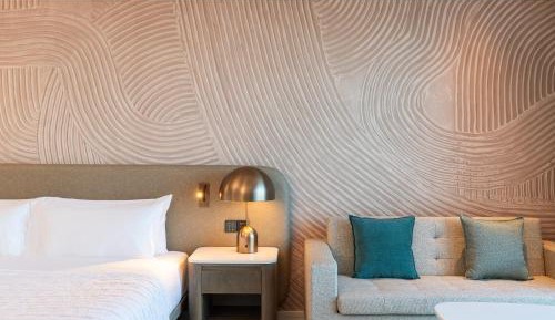 One-Bedroom Executive Suite with Ocean View and Club Lounge Access