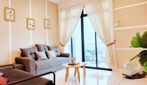 Four-Bedroom Apartment with Balcony 