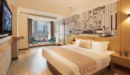 Deluxe Queen Room