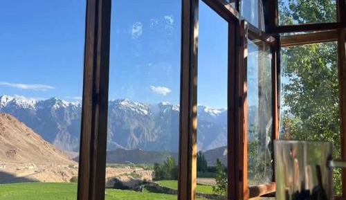 Deluxe Double or Twin Room with Mountain View