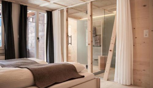 Suite with Mountain View
