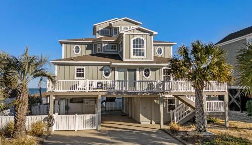 Seven-Bedroom Apartment