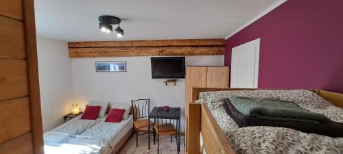 Quadruple Room with Private Bathroom