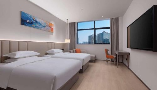 Double Room with Two Double Beds and City View 