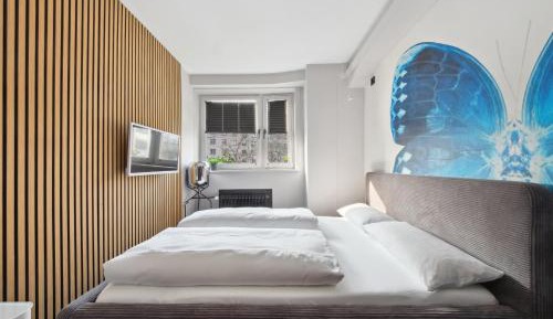 Standard Double Room with Shared Bathroom