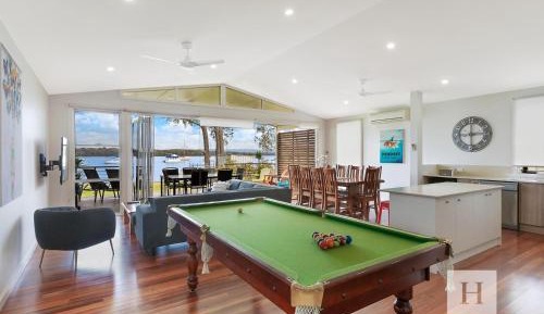 Five-Bedroom Holiday Home