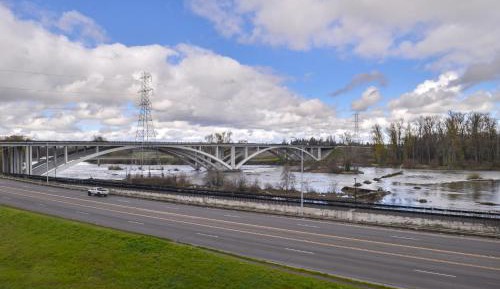 Deluxe King Room with River View