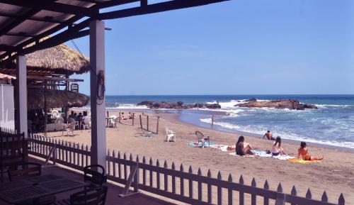 Deluxe Ocean Front Room with Queen and Double Bed