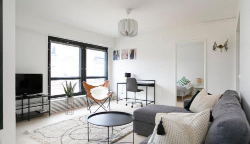 One-Bedroom Apartment with Balcony