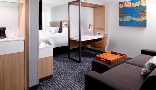 Suite with 2 Queen Trundle Beds 