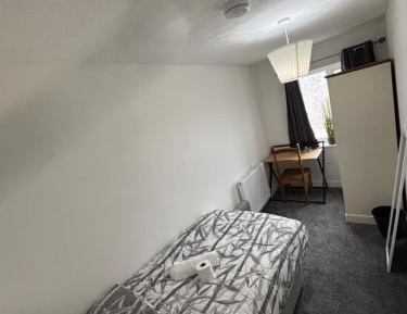 Single Room with Shared Bathroom
