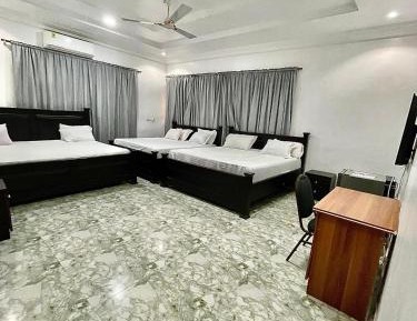 Deluxe Family Suite