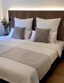 Superior One-Bedroom Apartment