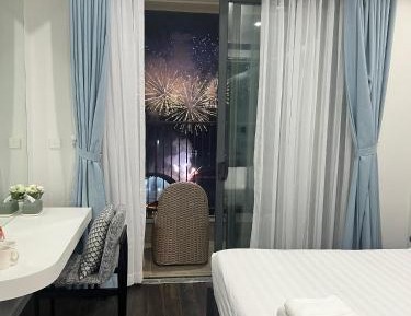 Two-Bedroom Apartment with Balcony and Sea View