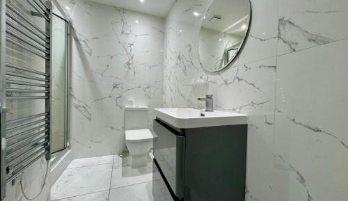 Deluxe One-Bedroom Apartment with Garden View