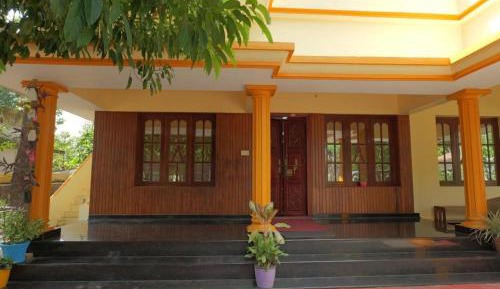 Three-Bedroom Holiday Home 