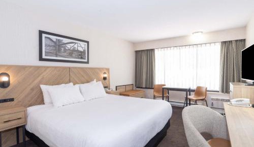 Standard Room, 1 King Bed