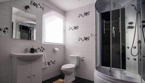 Standard Double Room with Shared Bathroom