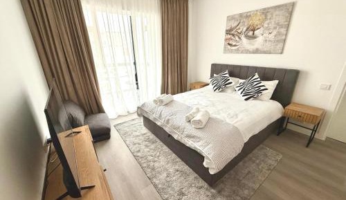 Studio Apartment with Queen Bed