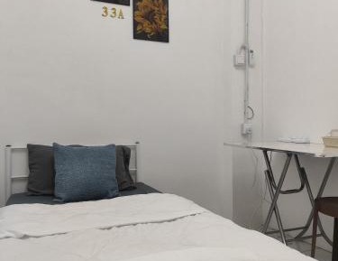 Single Room with Shared Bathroom