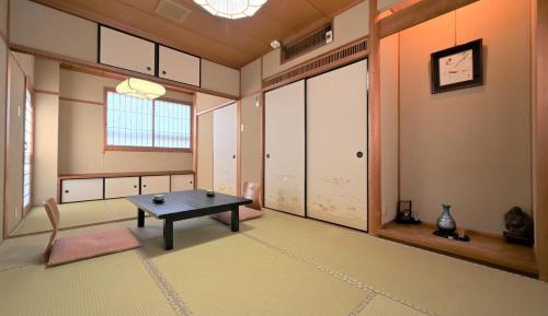 Japanese-Style Quadruple Room