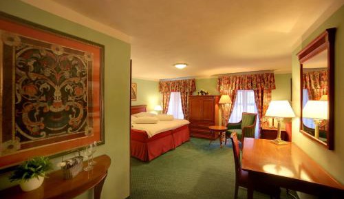 Deluxe Double or Twin Room