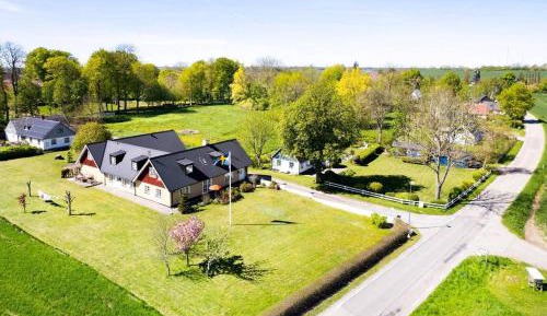 Three-Bedroom Holiday Home 